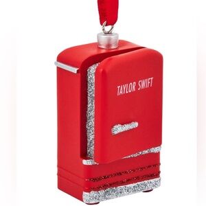 NWT Official Red Taylor’s‎ Version Dancing Round the Kitchen Fridge Ornament